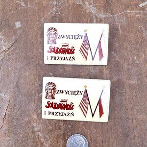 Vtg Solidarity International USA & Poland Flags Pin-Back Buttons Collectibles PA